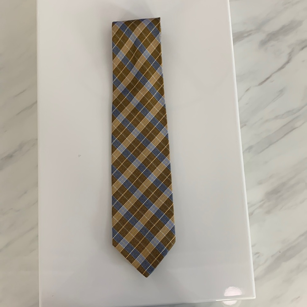 Almost New Clean Yellow Tie